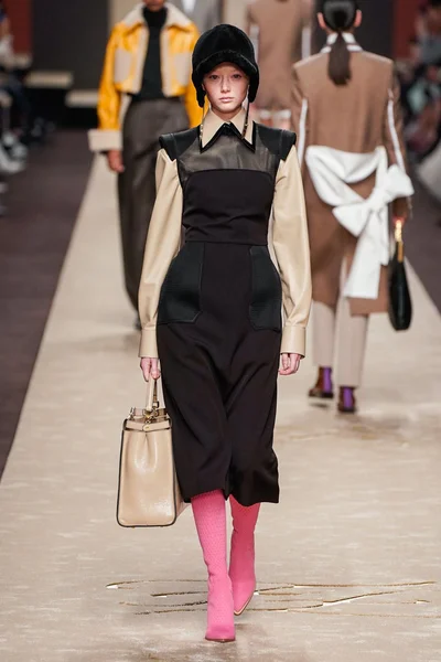 Look 4